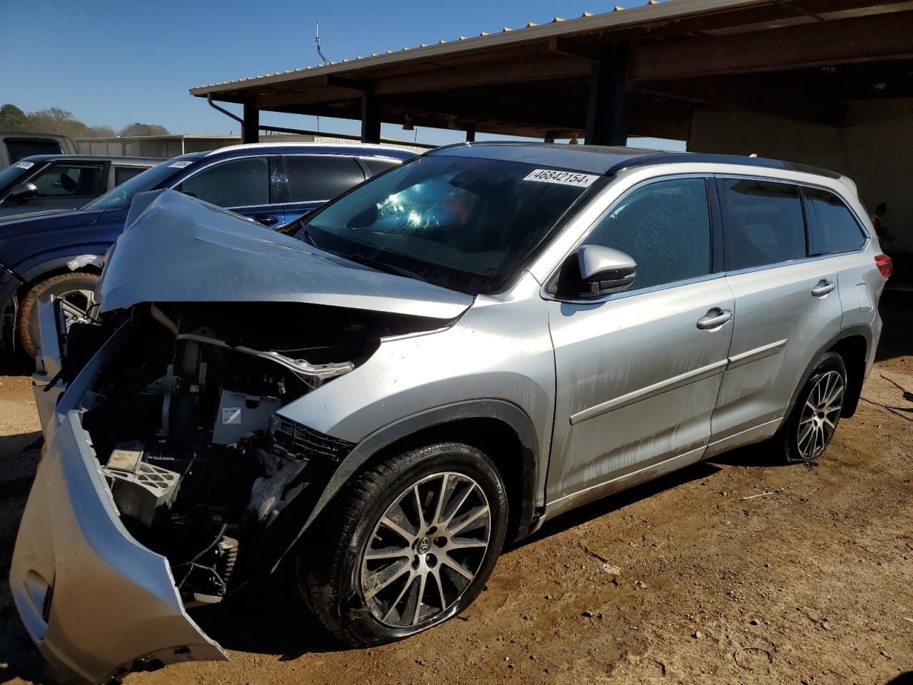 2017 TOYOTA HIGHLANDER SE