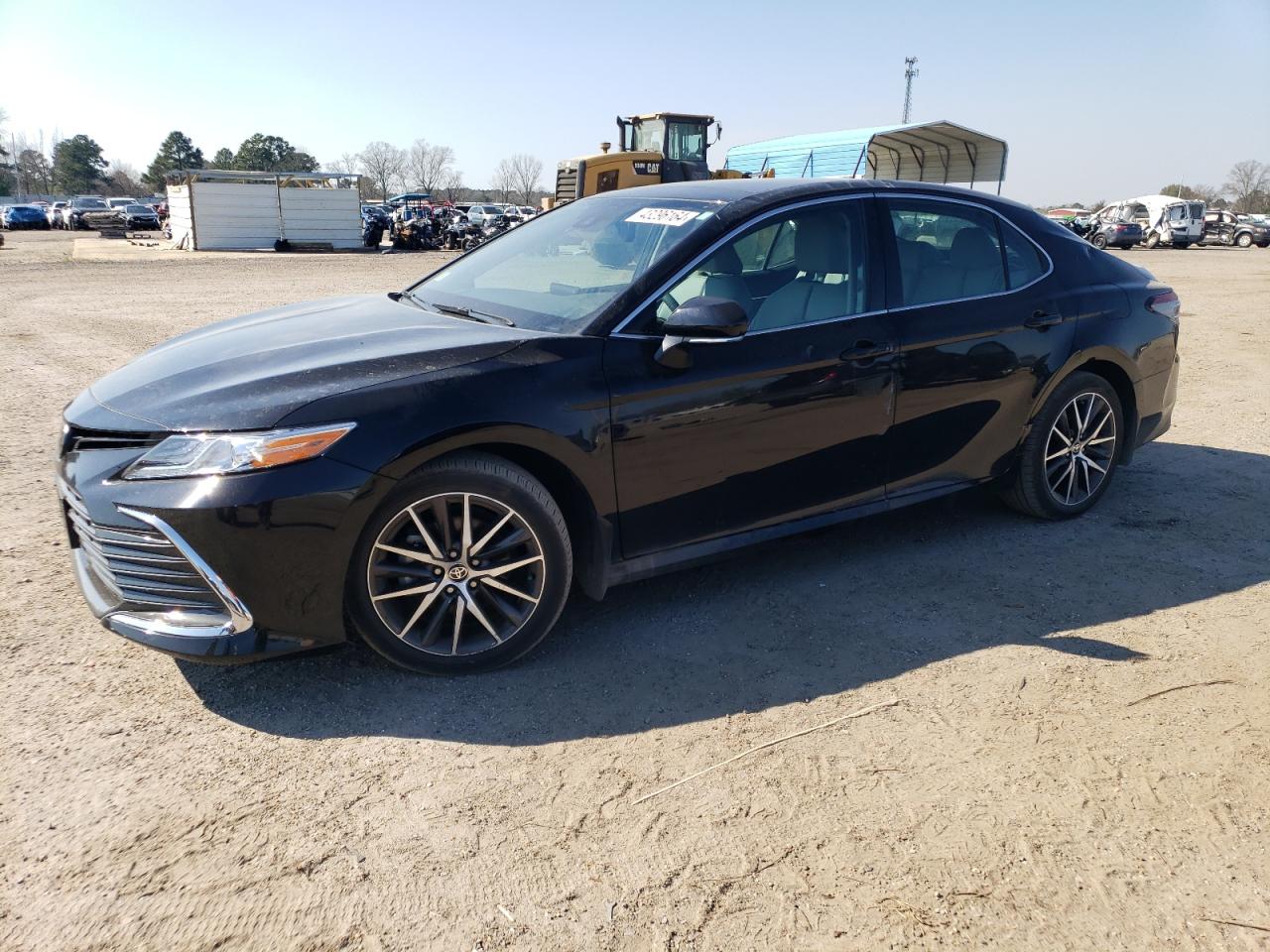 2022 TOYOTA CAMRY XLE