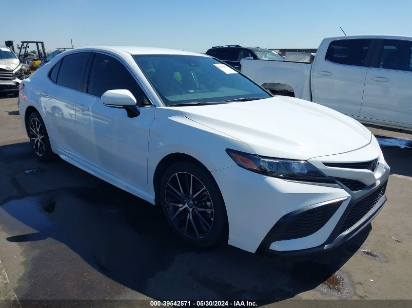 2022 TOYOTA CAMRY SE