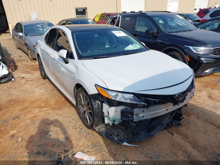 2022 TOYOTA CAMRY XLE