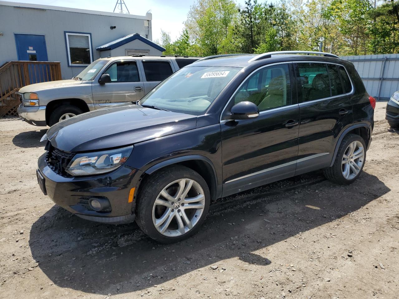 2012 VOLKSWAGEN TIGUAN S