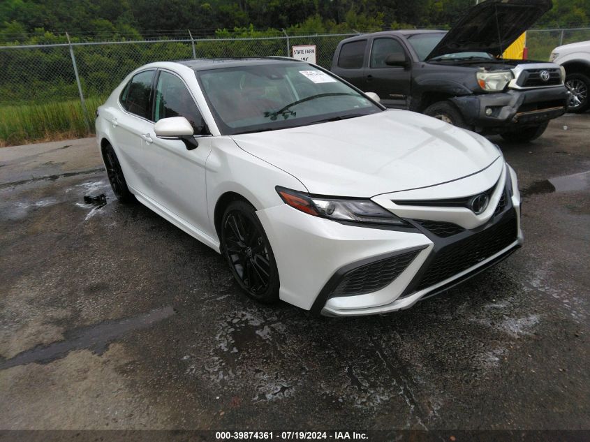 2022 TOYOTA CAMRY XSE