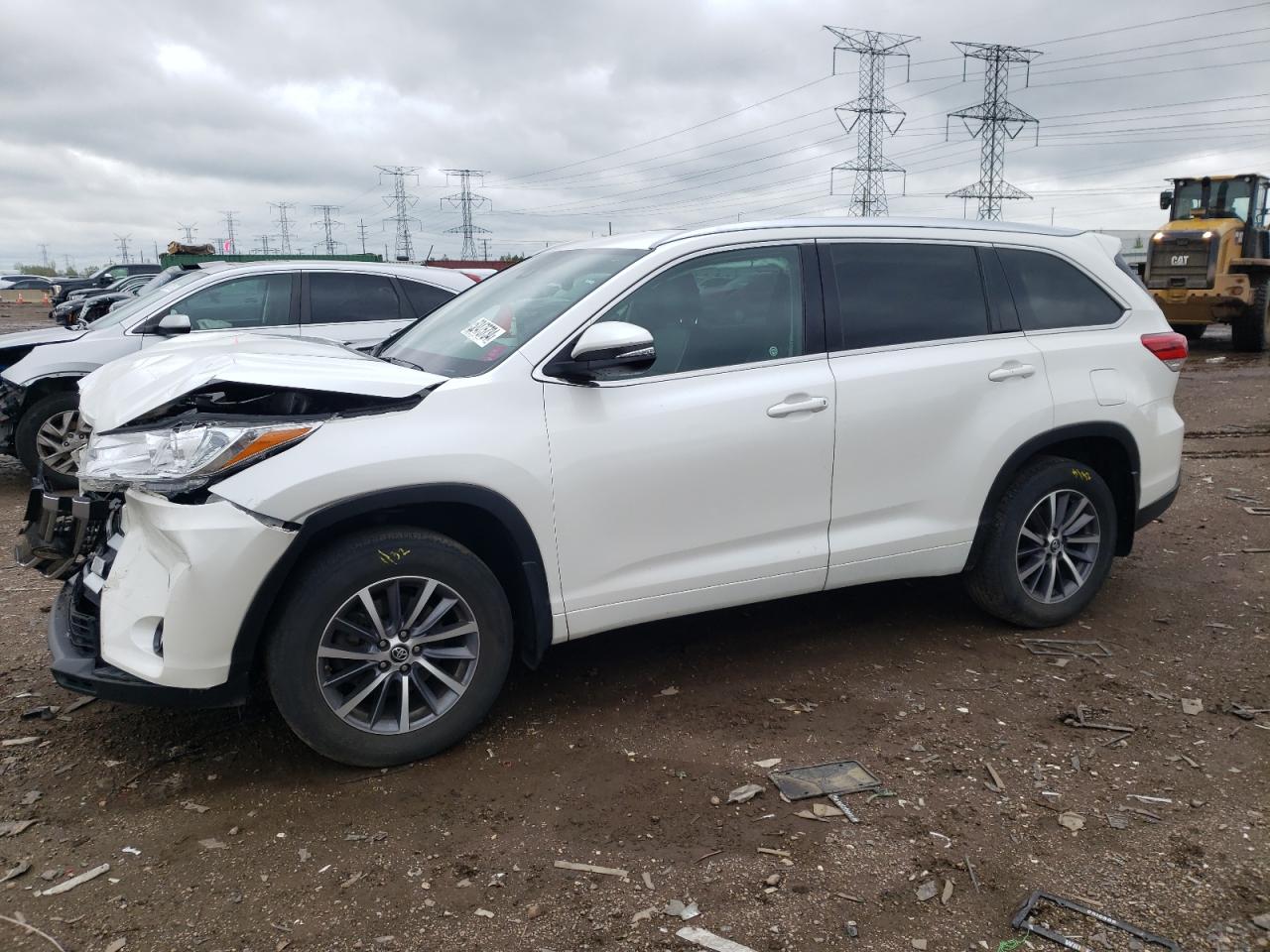 2017 TOYOTA HIGHLANDER SE