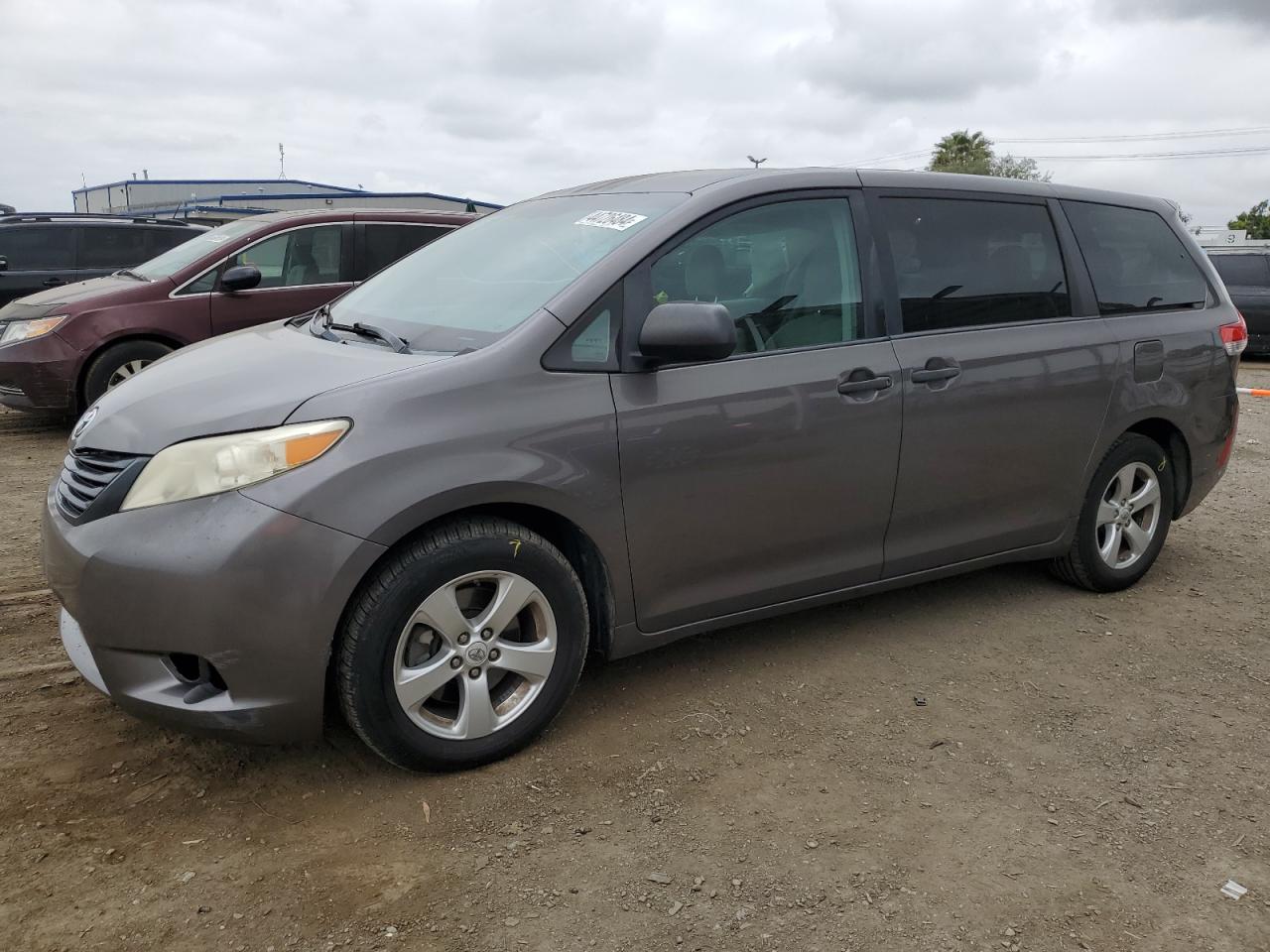 2011 TOYOTA SIENNA