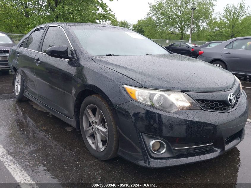 2014 TOYOTA CAMRY SE