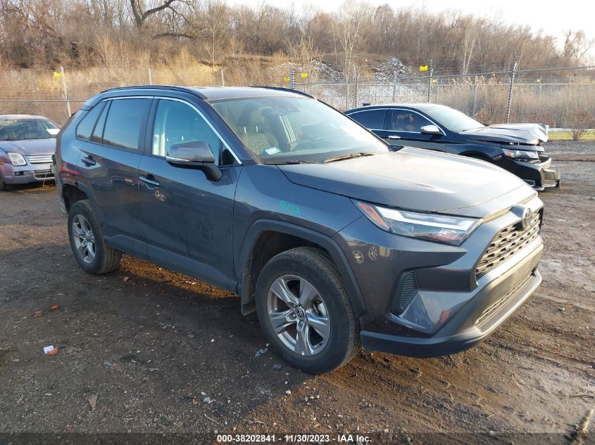 2022 TOYOTA RAV4 XLE