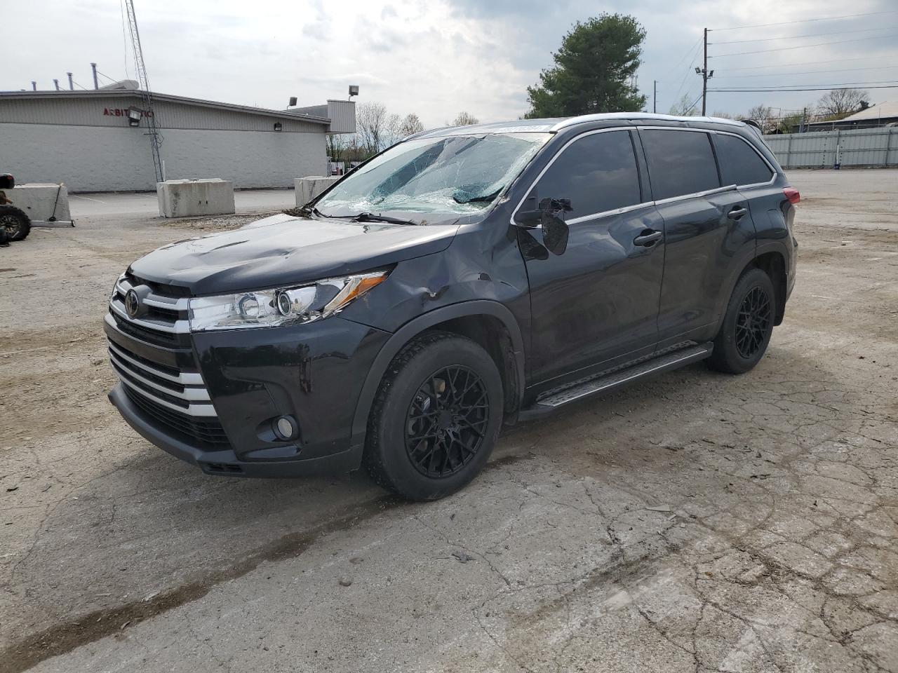 2018 TOYOTA HIGHLANDER SE