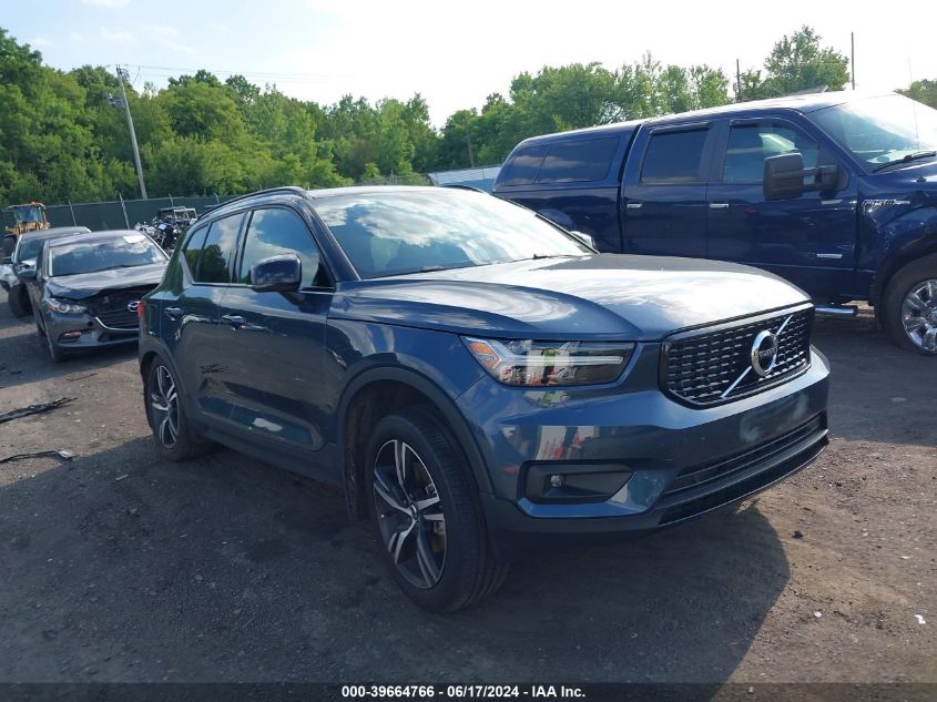 2022 VOLVO XC40 T5 R-DESIGN