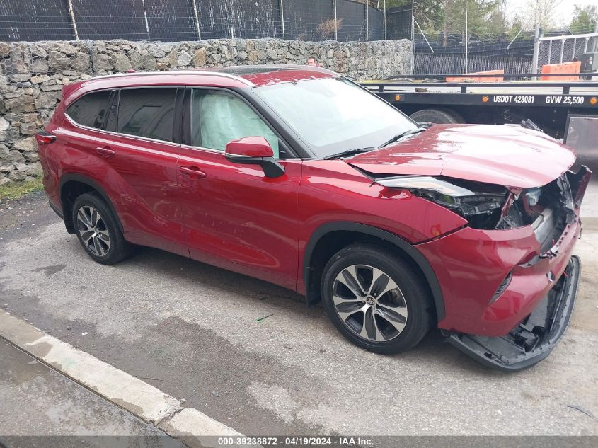 2021 TOYOTA HIGHLANDER XLE