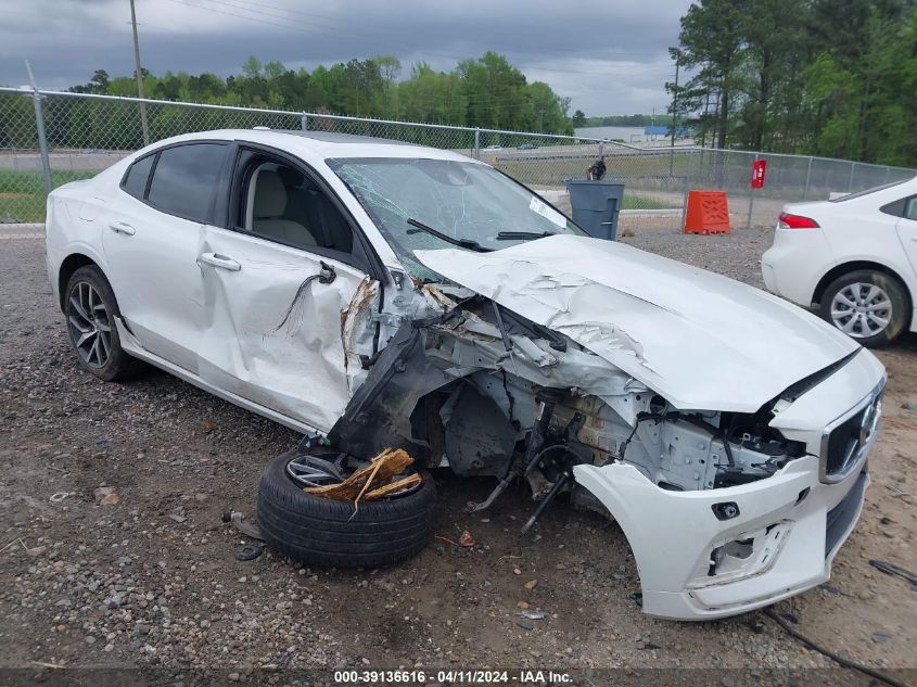 2019 VOLVO S60 T5 MOMENTUM