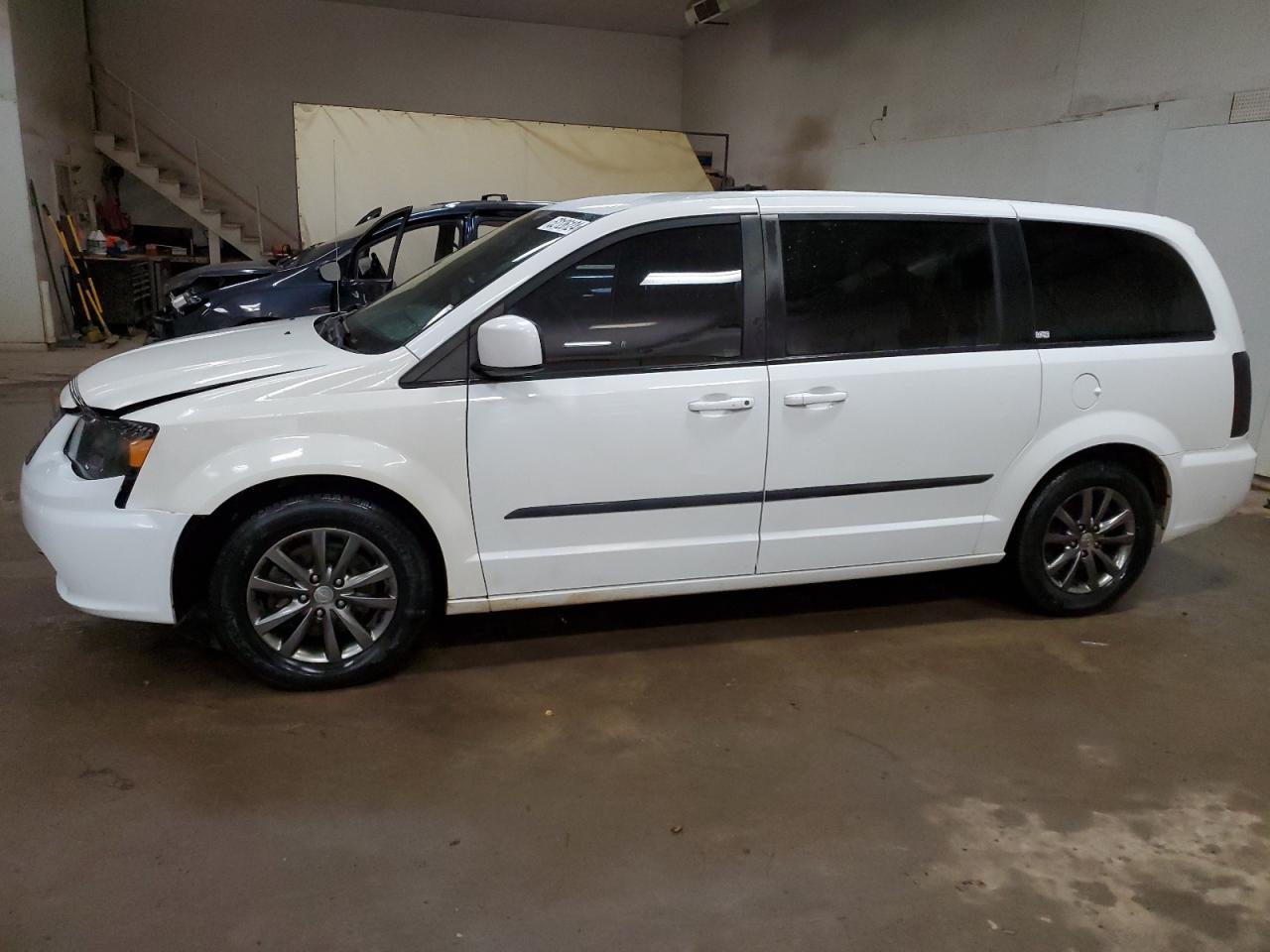 2015 CHRYSLER TOWN & COUNTRY S