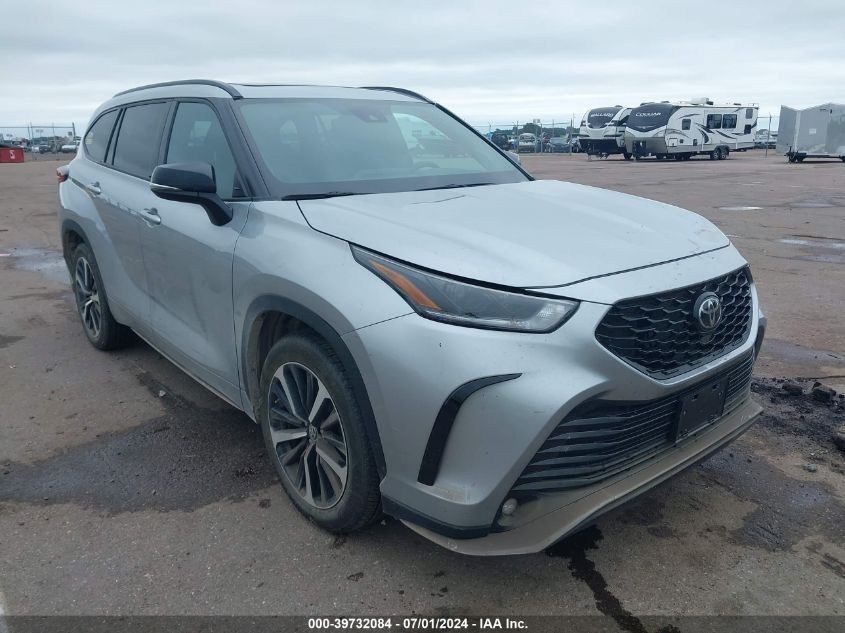 2022 TOYOTA HIGHLANDER XSE