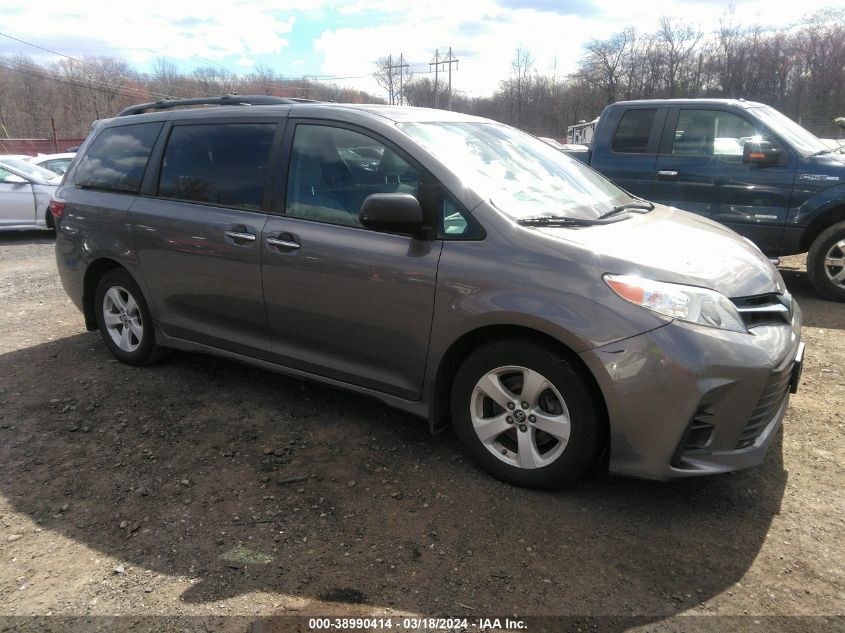 2020 TOYOTA SIENNA LE