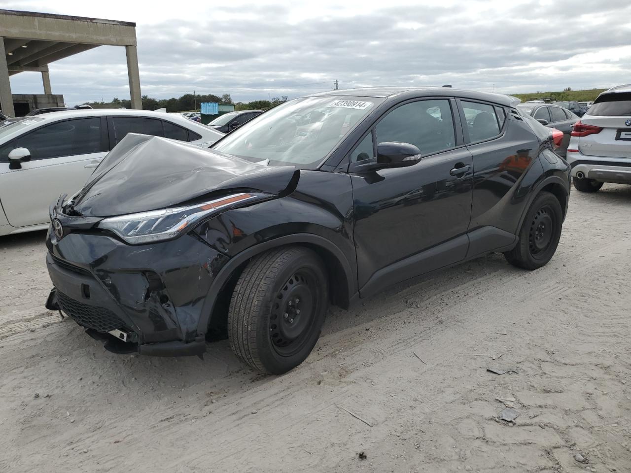 2020 TOYOTA C-HR XLE