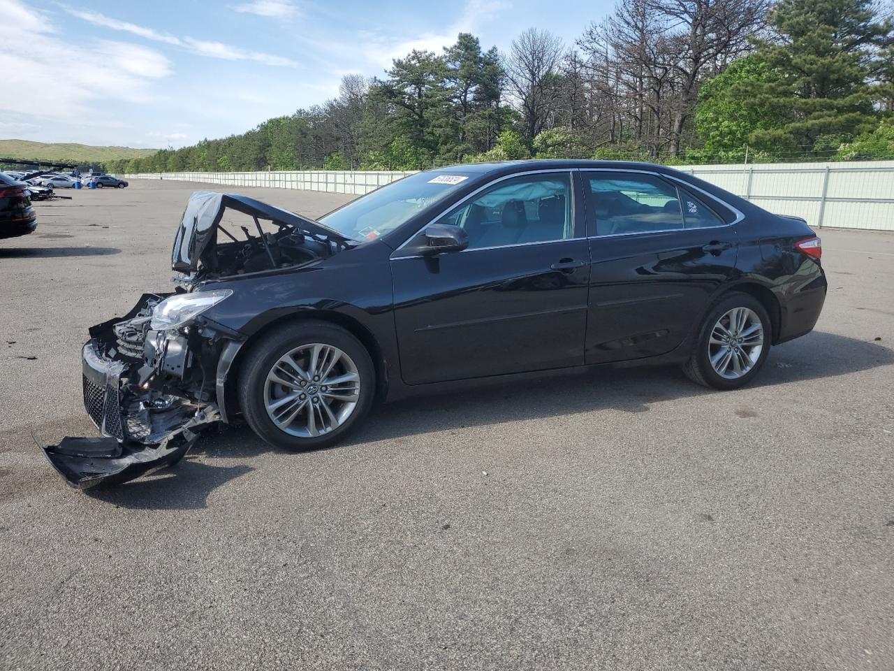 2016 TOYOTA CAMRY LE