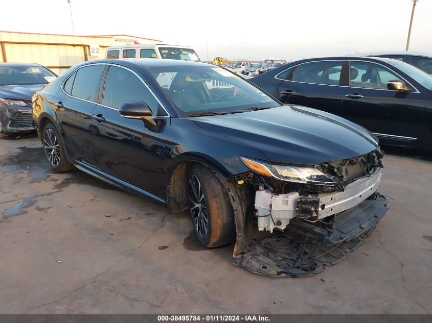 2018 TOYOTA CAMRY SE