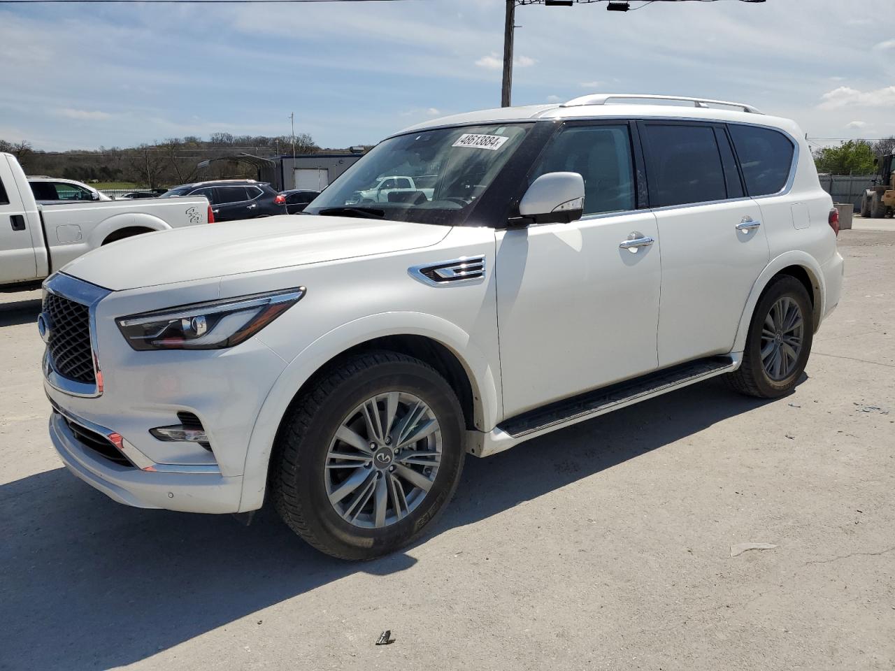 2023 INFINITI QX80 LUXE