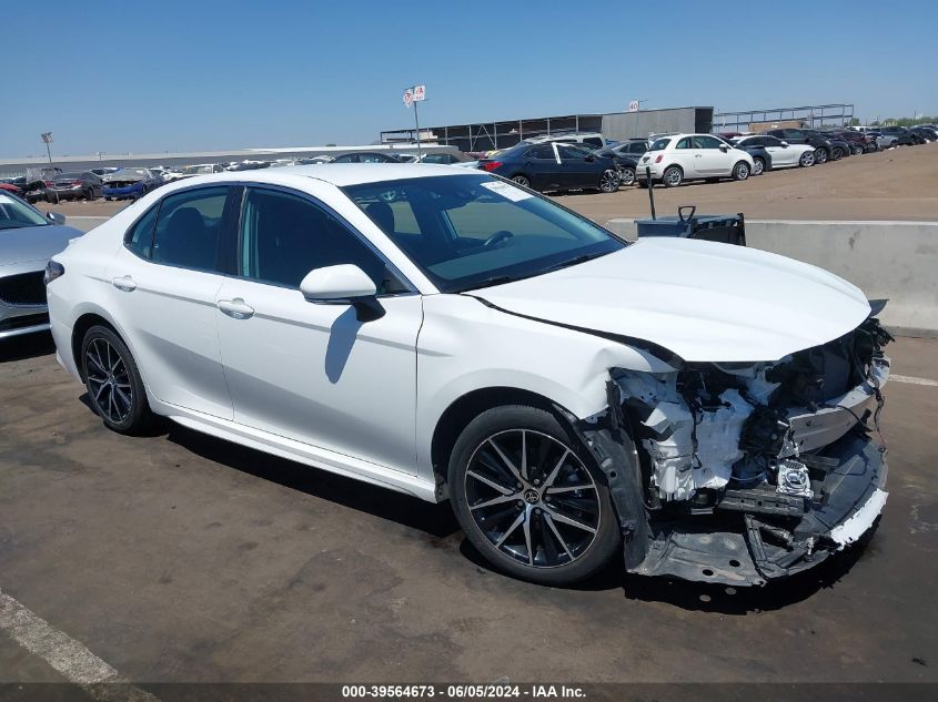 2022 TOYOTA CAMRY SE