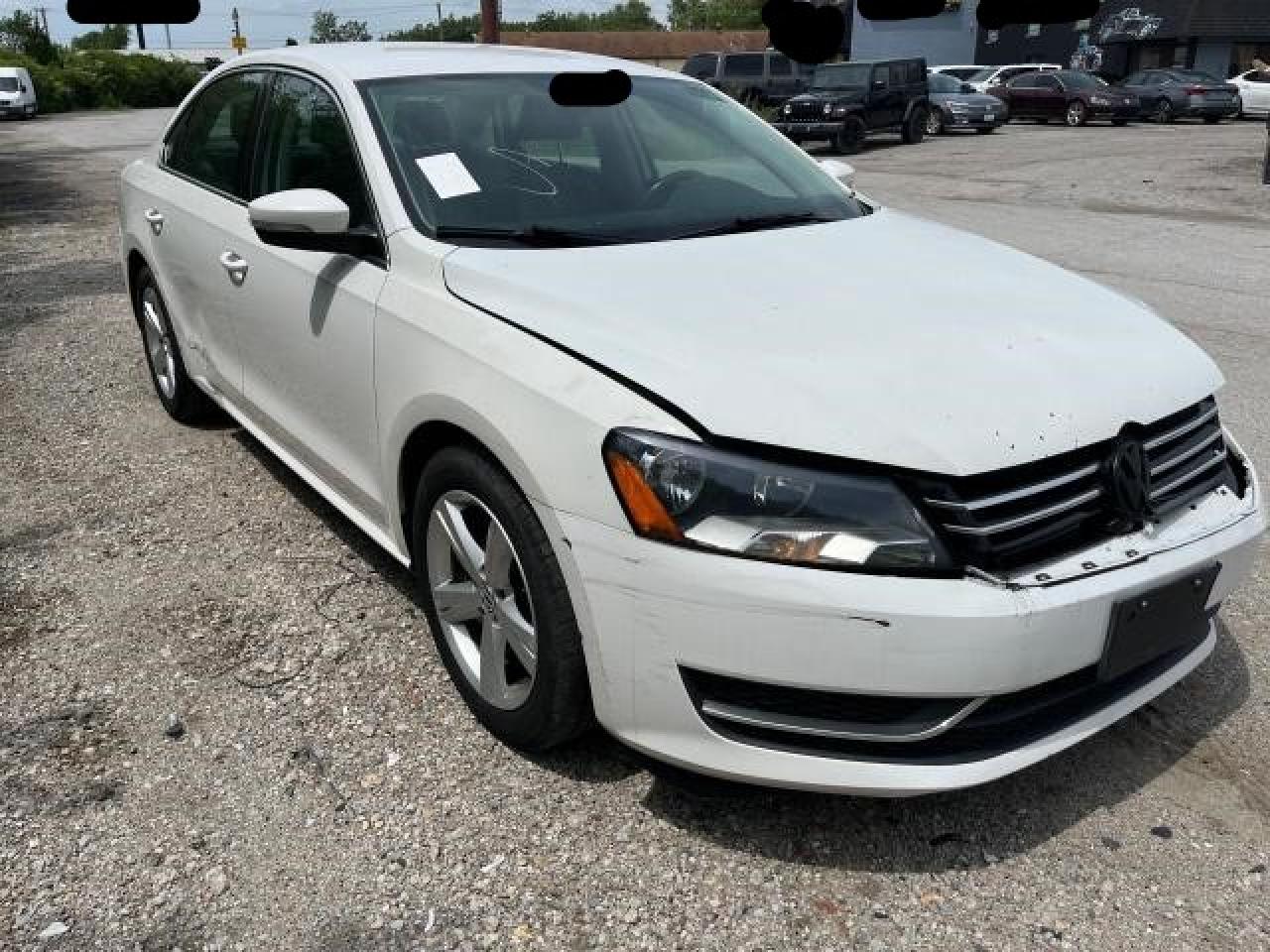 2015 VOLKSWAGEN PASSAT SE