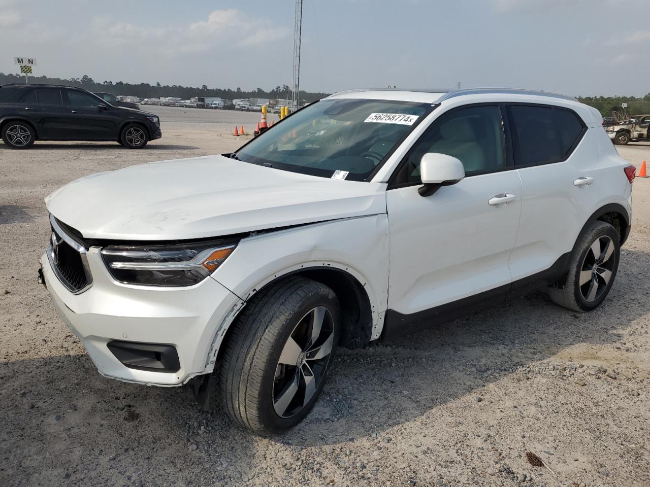 2021 VOLVO XC40 T5 MOMENTUM