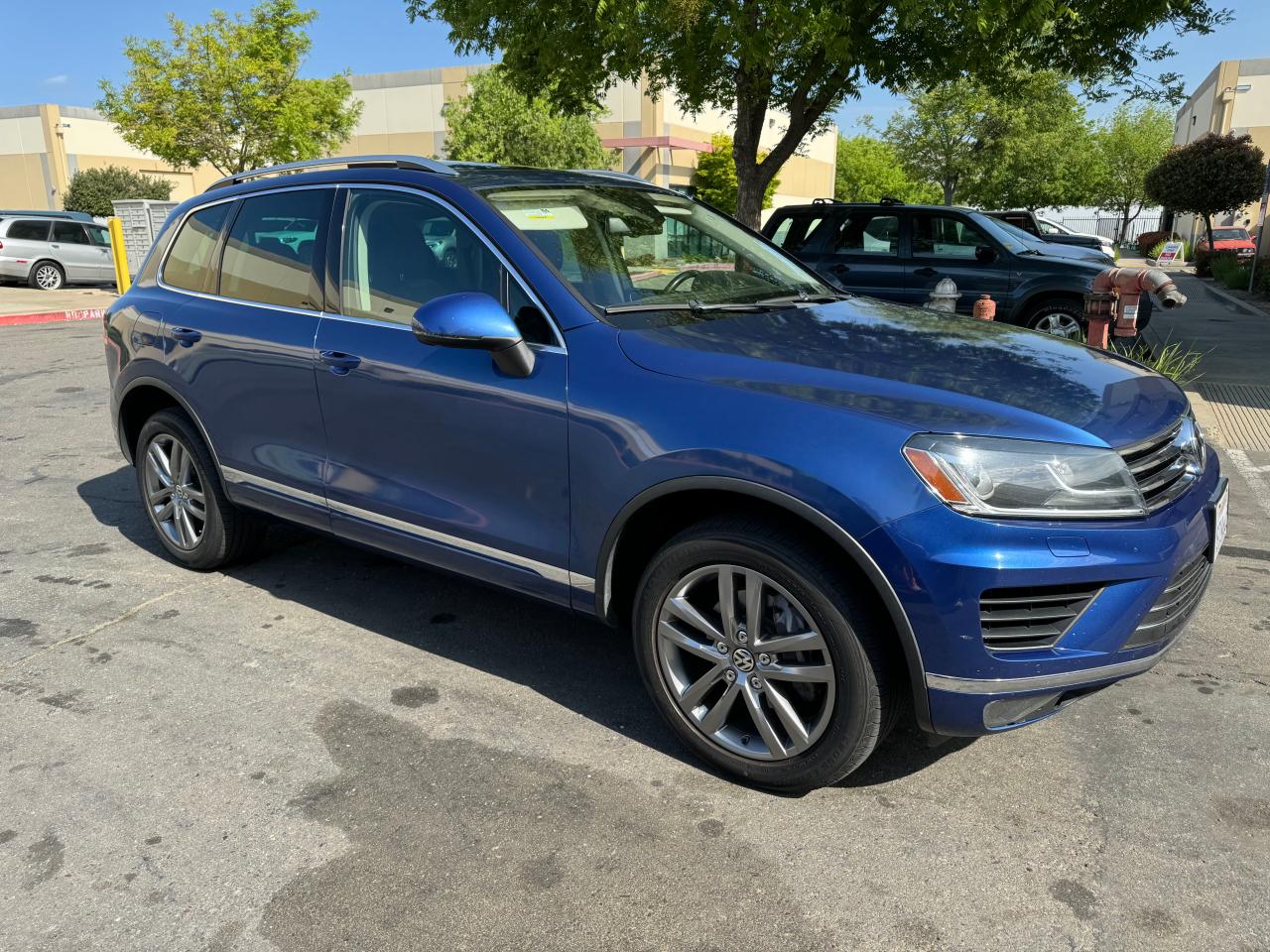 2016 VOLKSWAGEN TOUAREG SPORT