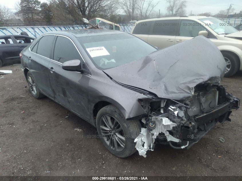 2015 TOYOTA CAMRY SE