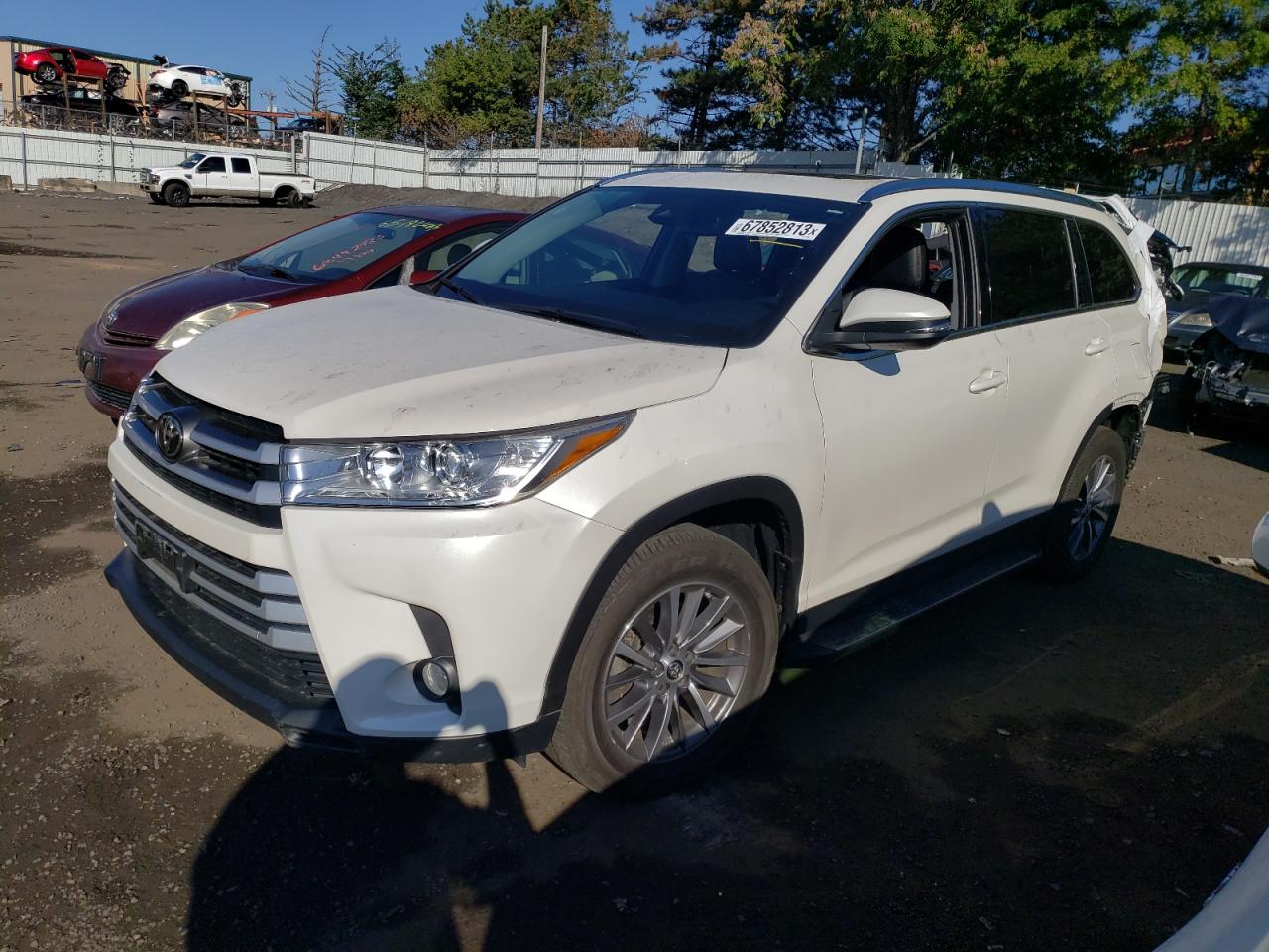 2019 TOYOTA HIGHLANDER SE