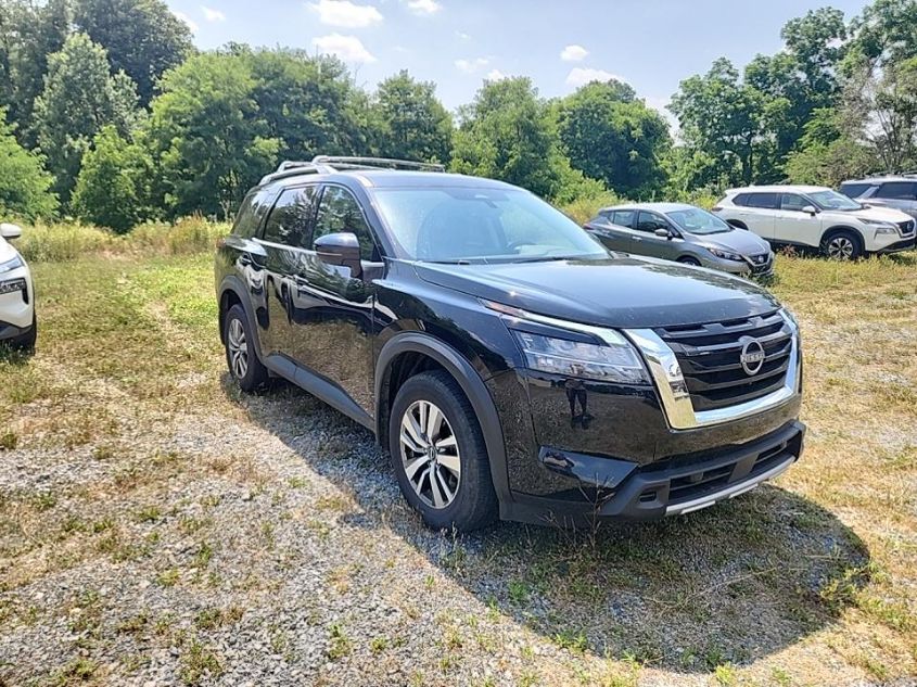 2023 NISSAN PATHFINDER SL