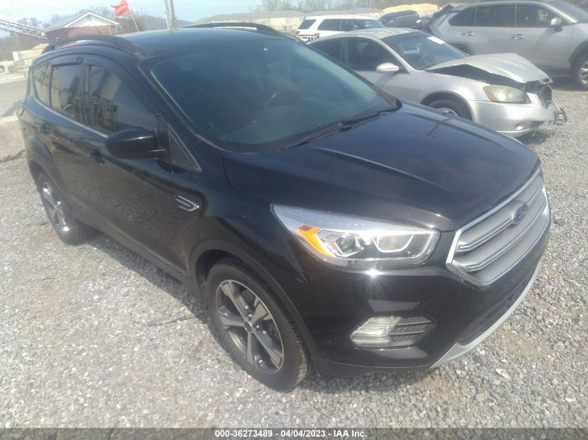 2017 FORD ESCAPE SE