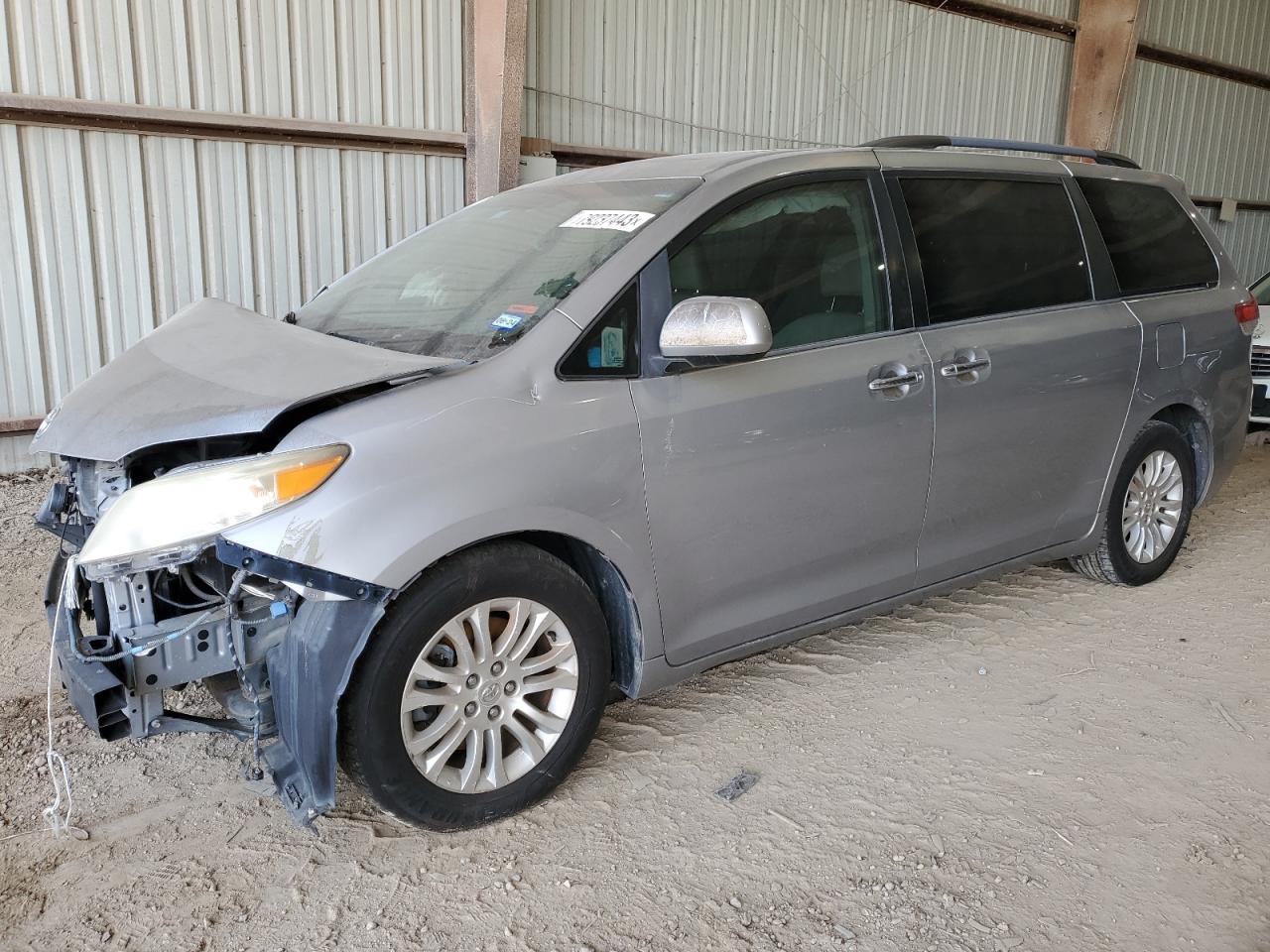 2012 TOYOTA SIENNA XLE