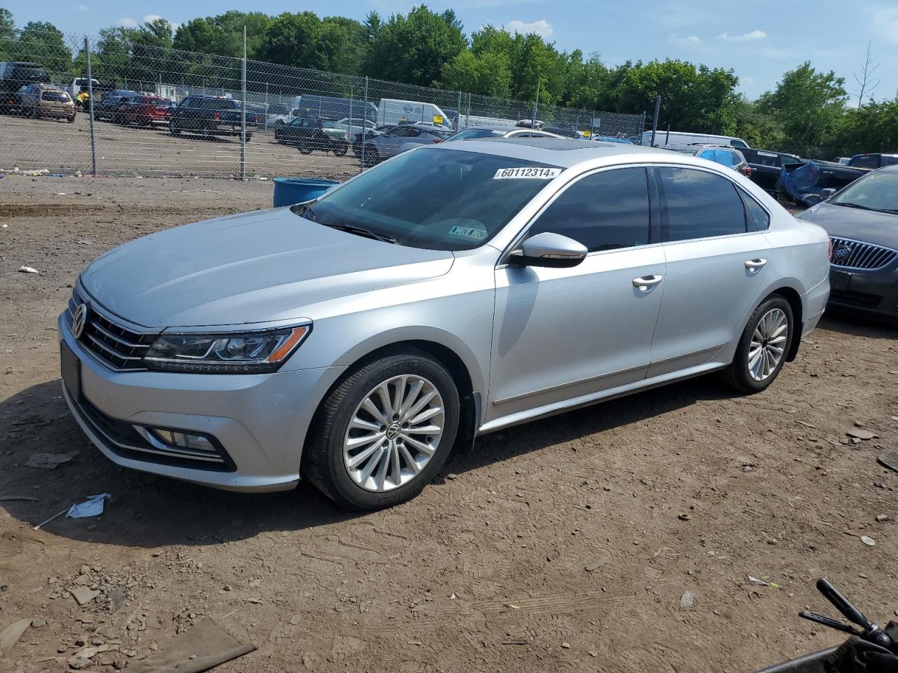 2016 VOLKSWAGEN PASSAT SE