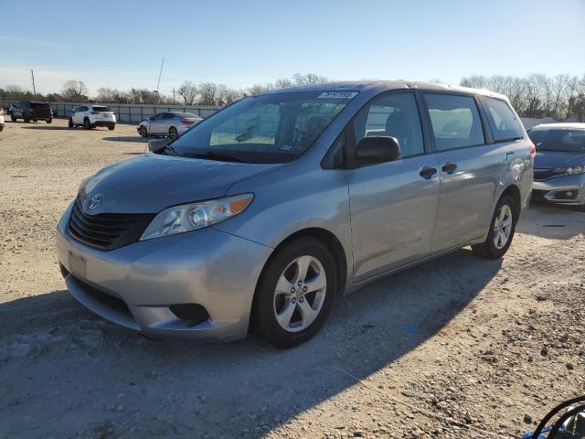 2011 TOYOTA SIENNA