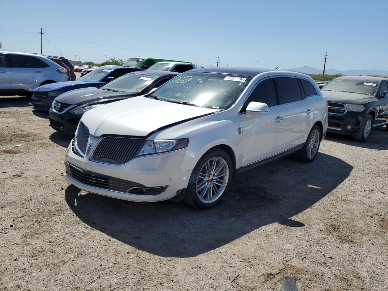 2016 LINCOLN MKT