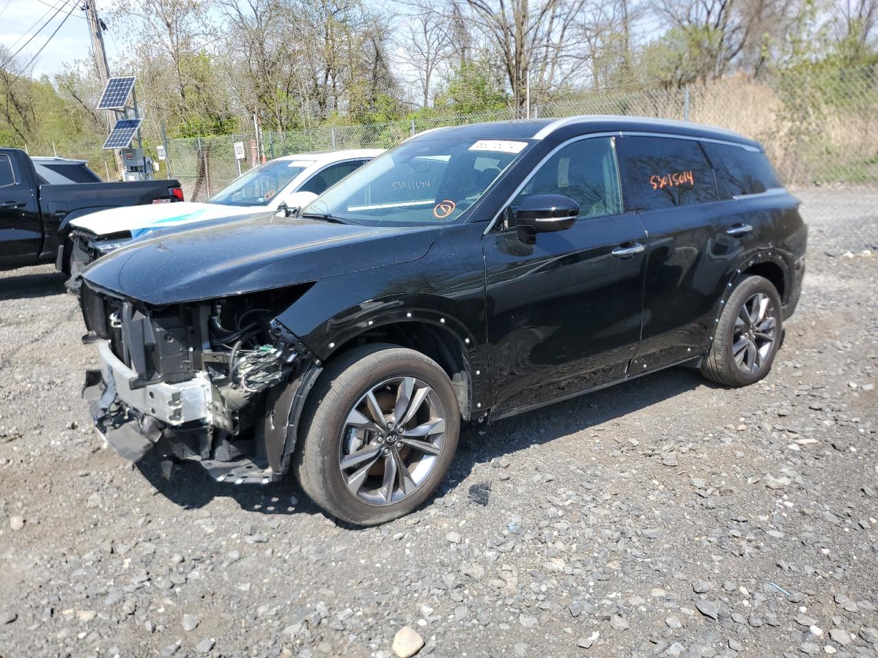 2023 INFINITI QX60 LUXE