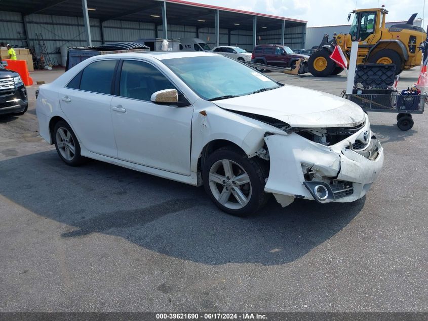 2014 TOYOTA CAMRY SE