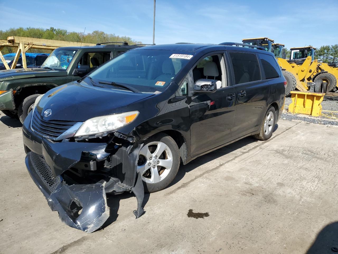 2011 TOYOTA SIENNA LE