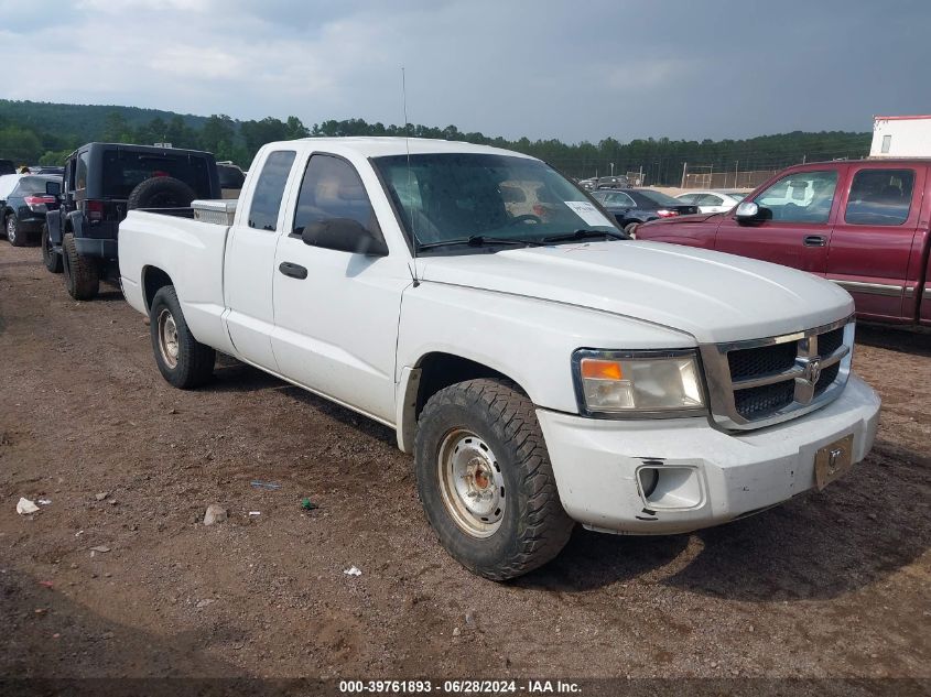 2011 RAM DAKOTA ST