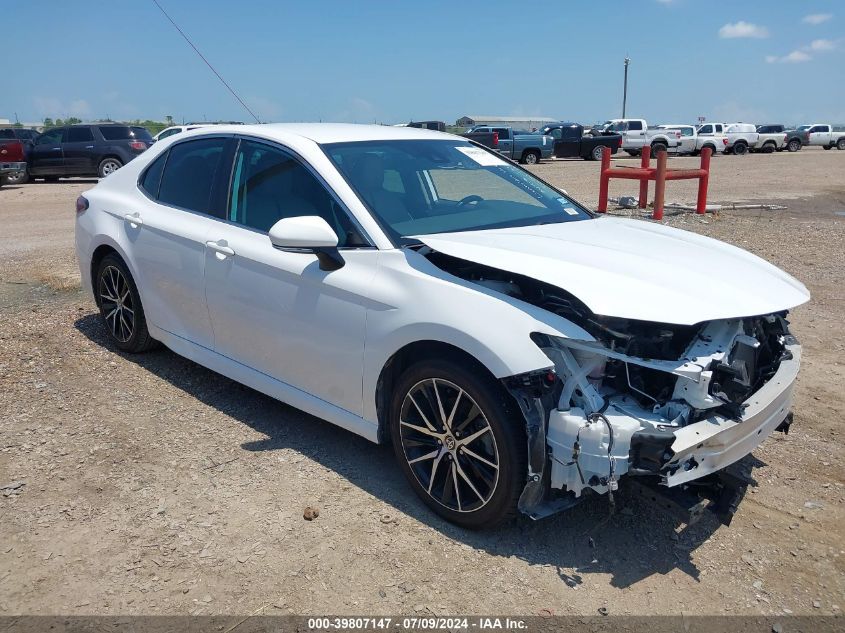 2022 TOYOTA CAMRY SE