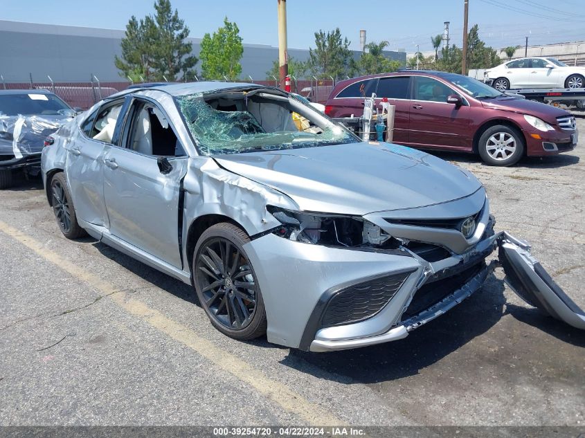 2022 TOYOTA CAMRY XSE