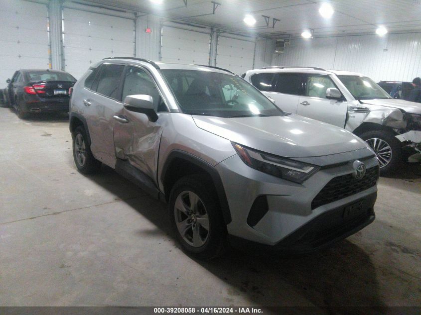 2022 TOYOTA RAV4 XLE