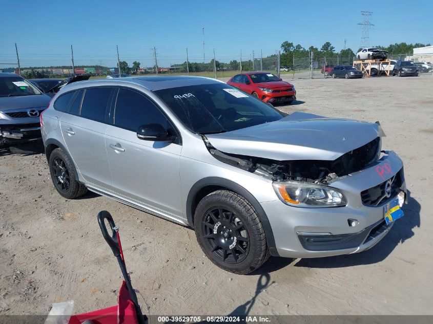 2015 VOLVO V60 CROSS COUNTRY T5