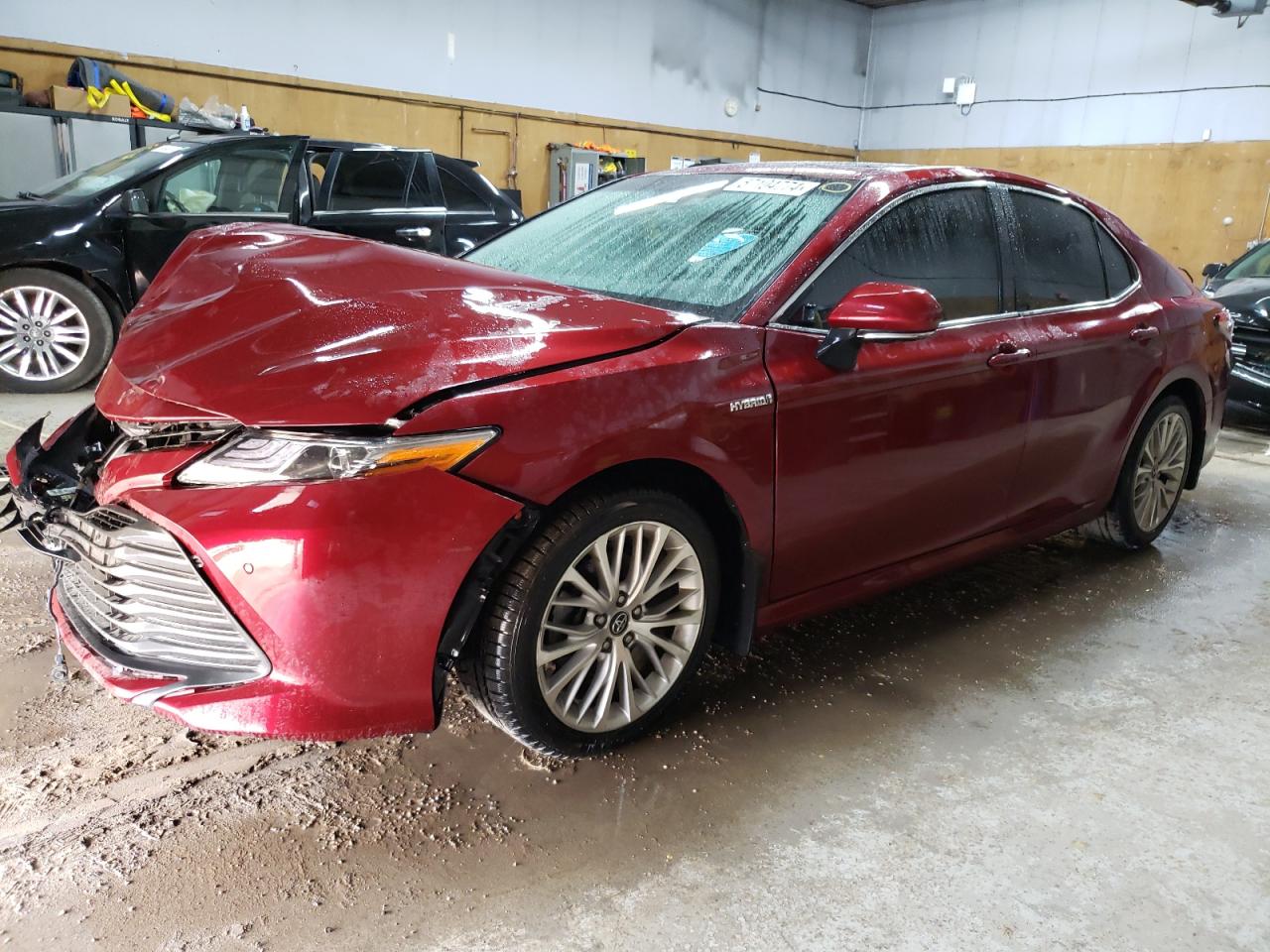 2020 TOYOTA CAMRY XLE