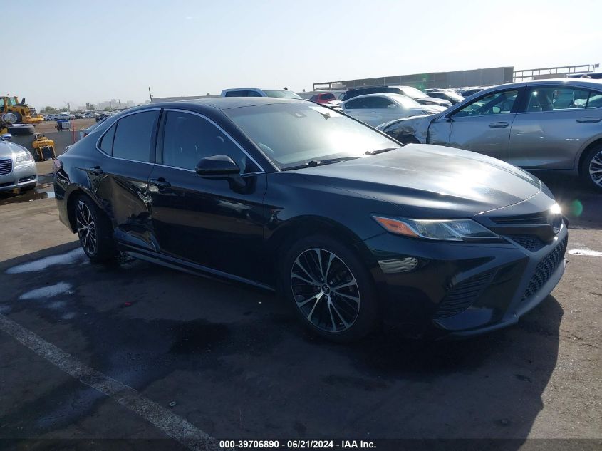 2018 TOYOTA CAMRY SE