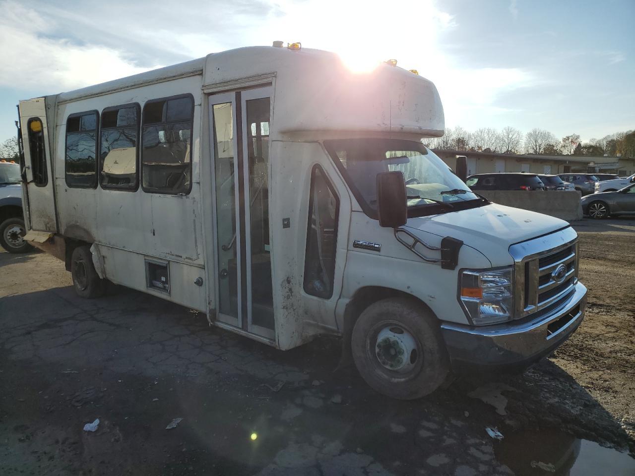 2014 FORD ECONOLINE E450 SUPER DUTY CUTAWAY VAN