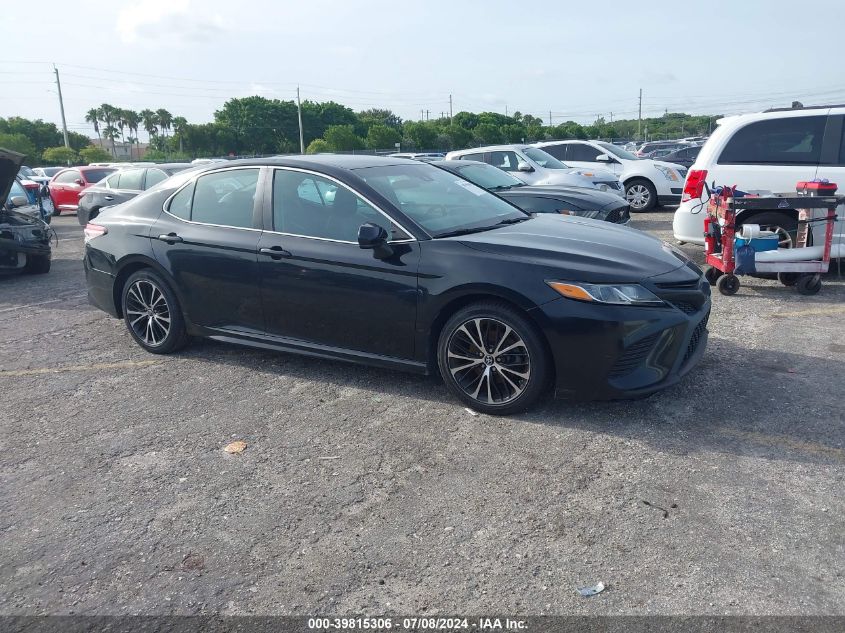 2018 TOYOTA CAMRY SE