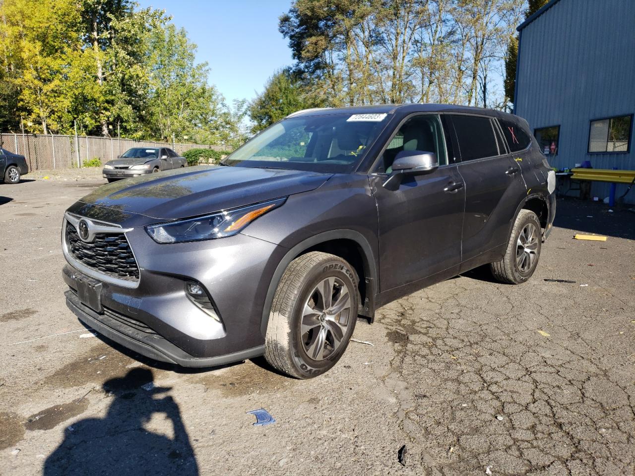 2022 TOYOTA HIGHLANDER XLE