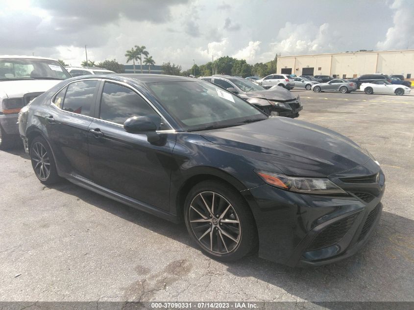 2021 TOYOTA CAMRY SE