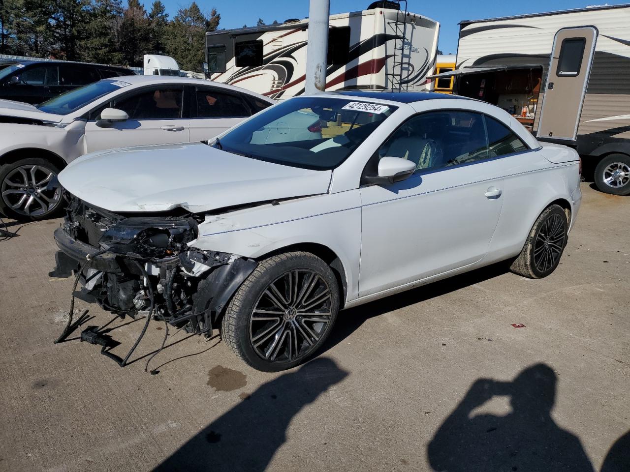 2015 VOLKSWAGEN EOS LUX