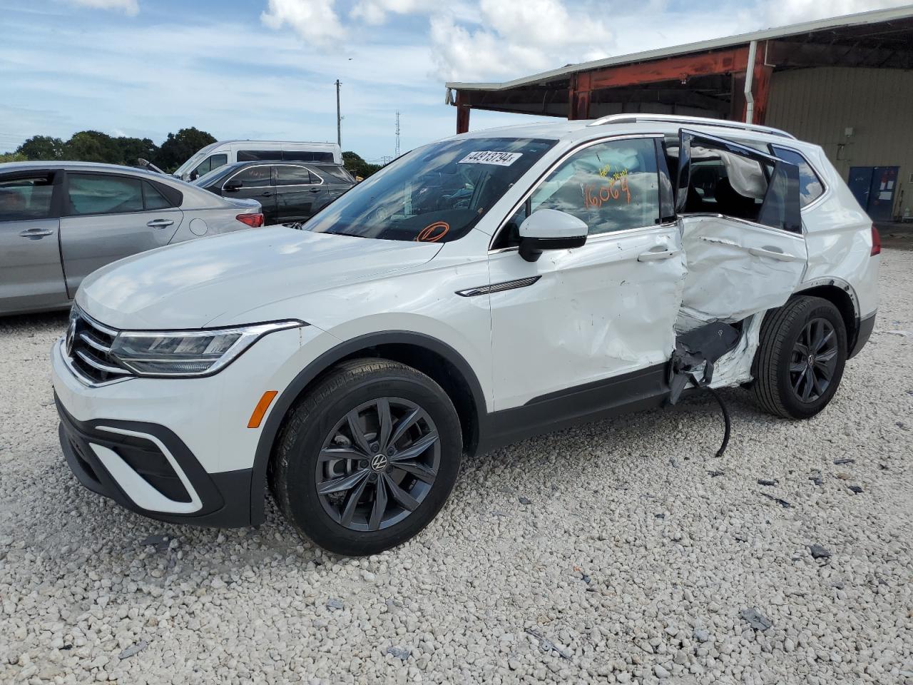 2023 VOLKSWAGEN TIGUAN SE