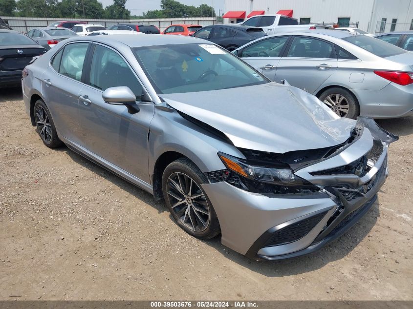 2024 TOYOTA CAMRY SE